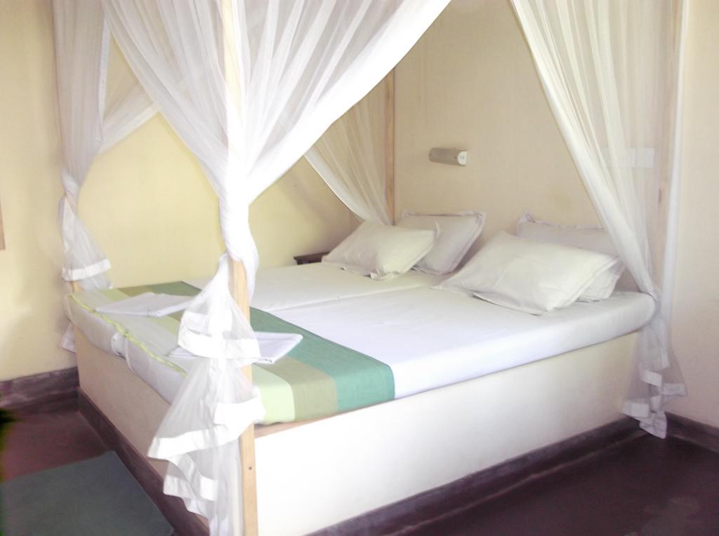 Gecko Restaurant&Rooms Arugam Bay Exterior foto